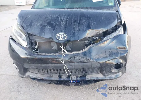 2017 Toyota Sienna Se z USA, uszkodzony, nr VIN 5TDXZ3DC8HS881260